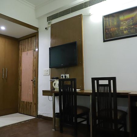 Hotel Parth Inn Ghaziabad Buitenkant foto
