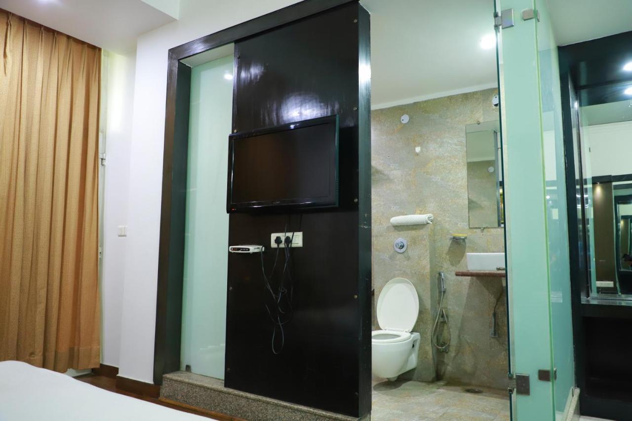 Hotel Parth Inn Ghaziabad Buitenkant foto