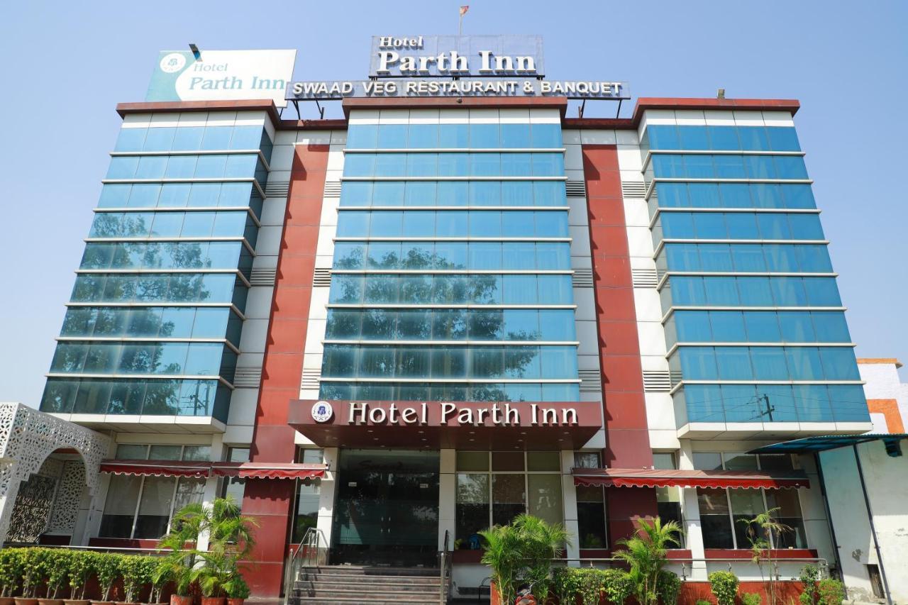 Hotel Parth Inn Ghaziabad Buitenkant foto