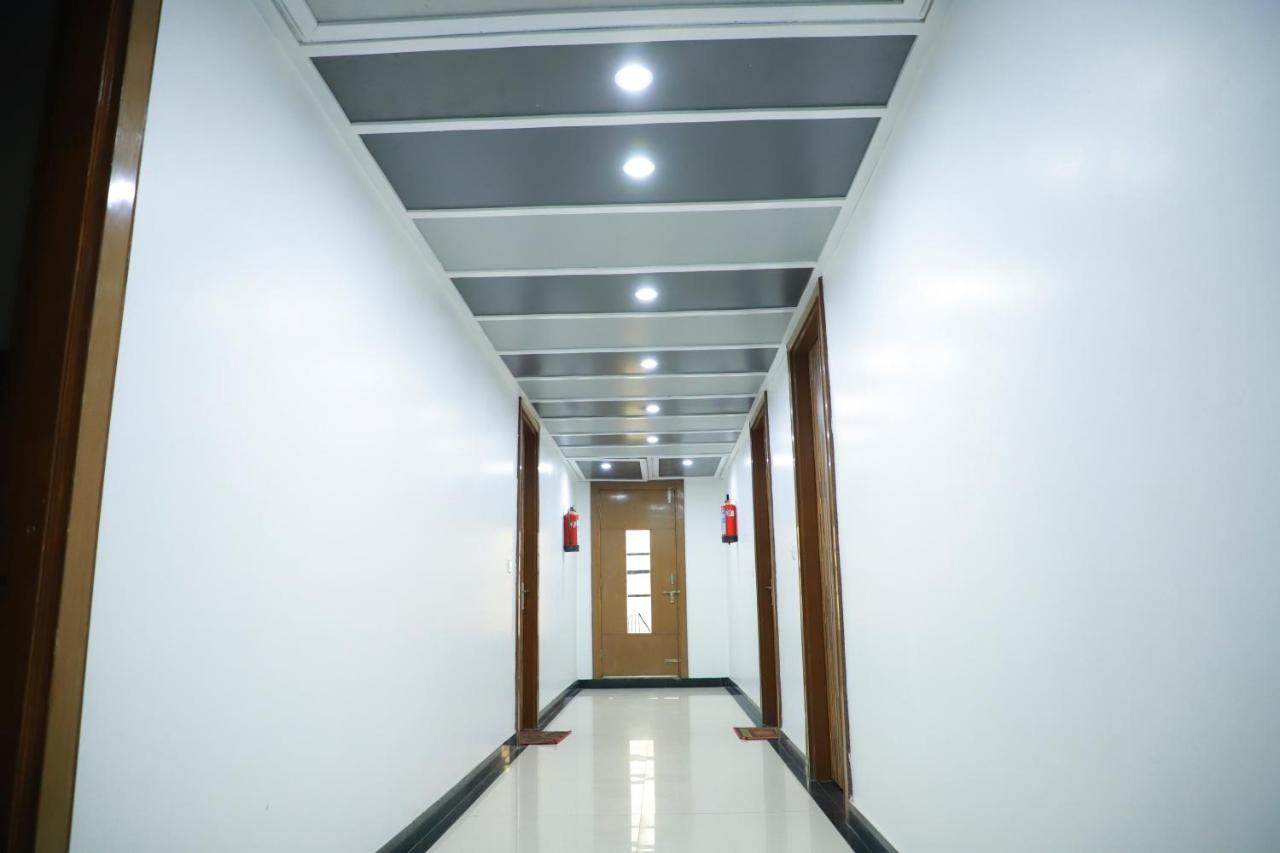 Hotel Parth Inn Ghaziabad Buitenkant foto