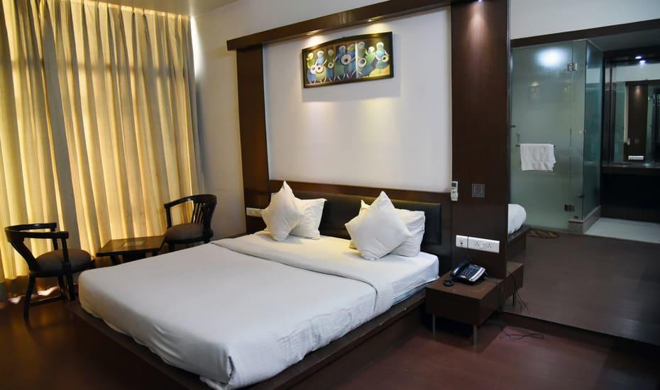 Hotel Parth Inn Ghaziabad Buitenkant foto