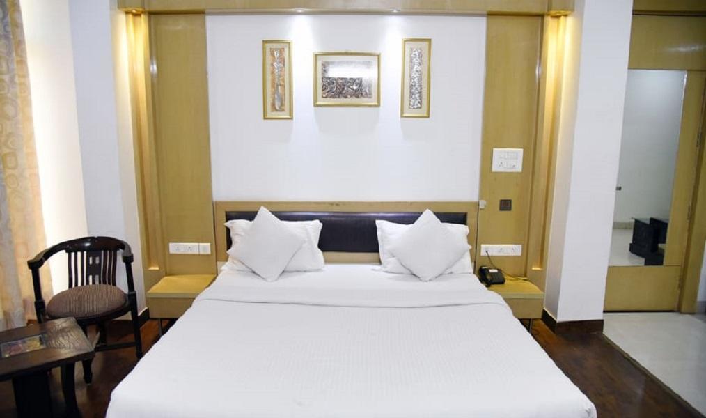 Hotel Parth Inn Ghaziabad Buitenkant foto