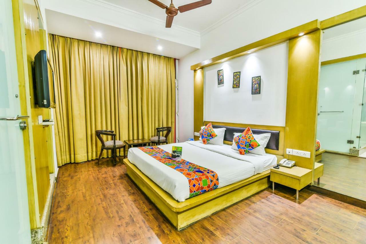 Hotel Parth Inn Ghaziabad Buitenkant foto