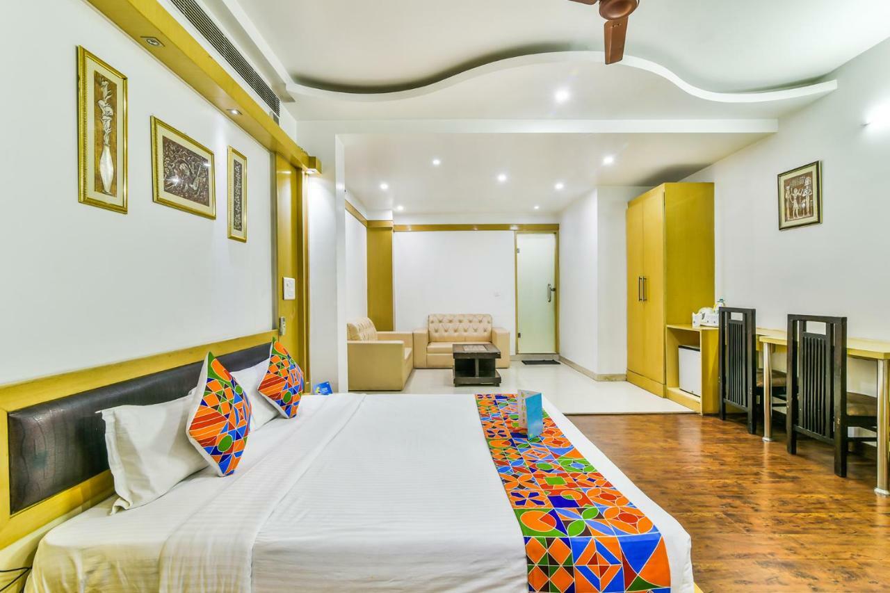 Hotel Parth Inn Ghaziabad Buitenkant foto
