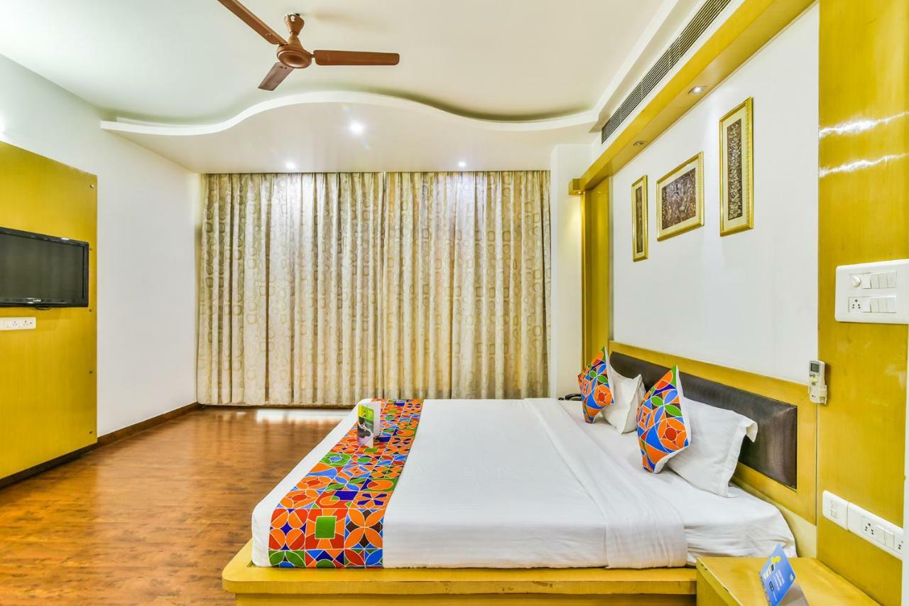 Hotel Parth Inn Ghaziabad Buitenkant foto
