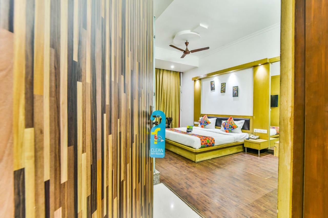 Hotel Parth Inn Ghaziabad Buitenkant foto