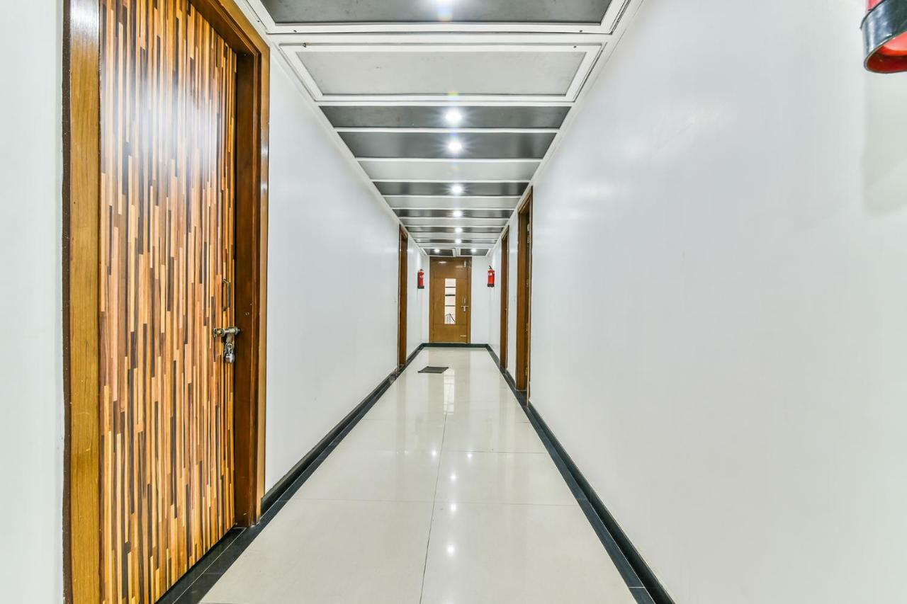 Hotel Parth Inn Ghaziabad Buitenkant foto