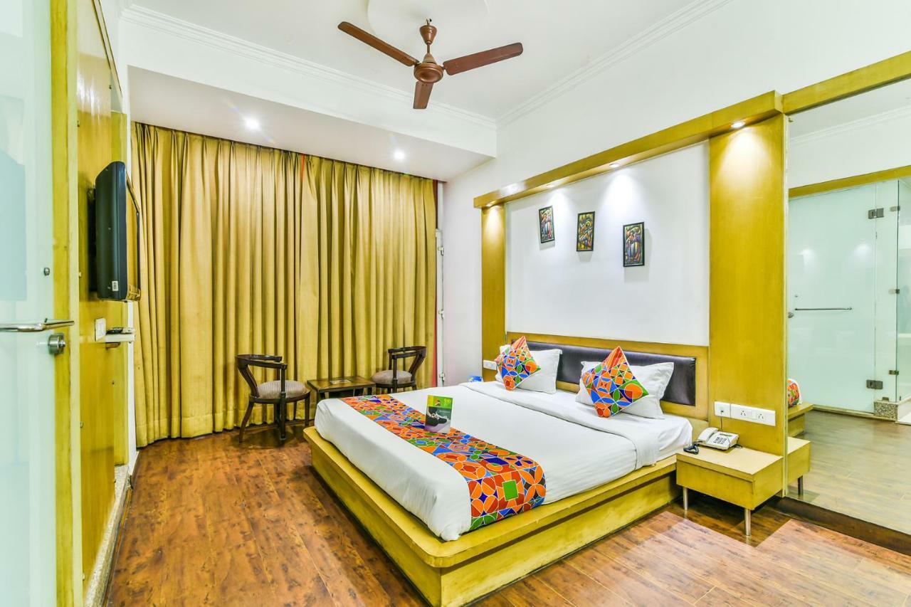 Hotel Parth Inn Ghaziabad Buitenkant foto