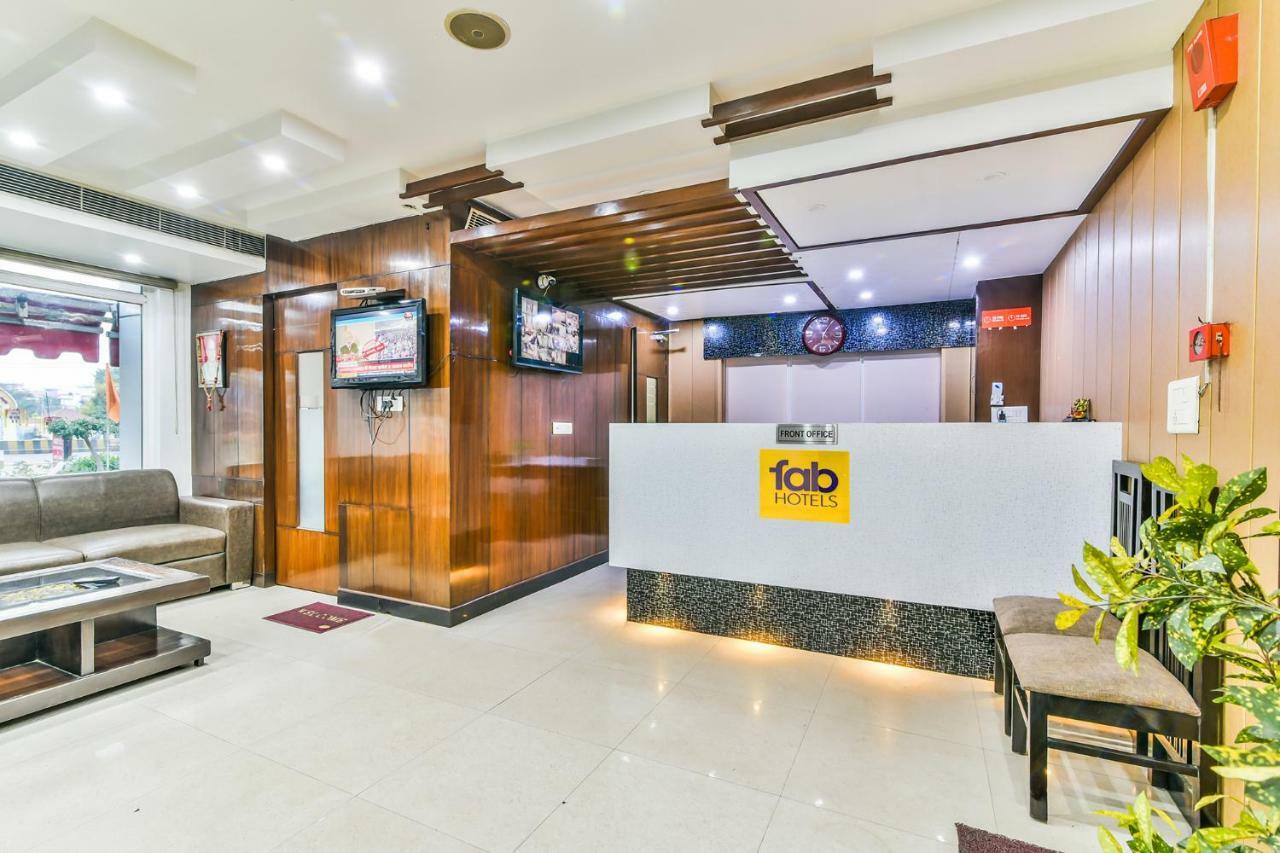 Hotel Parth Inn Ghaziabad Buitenkant foto