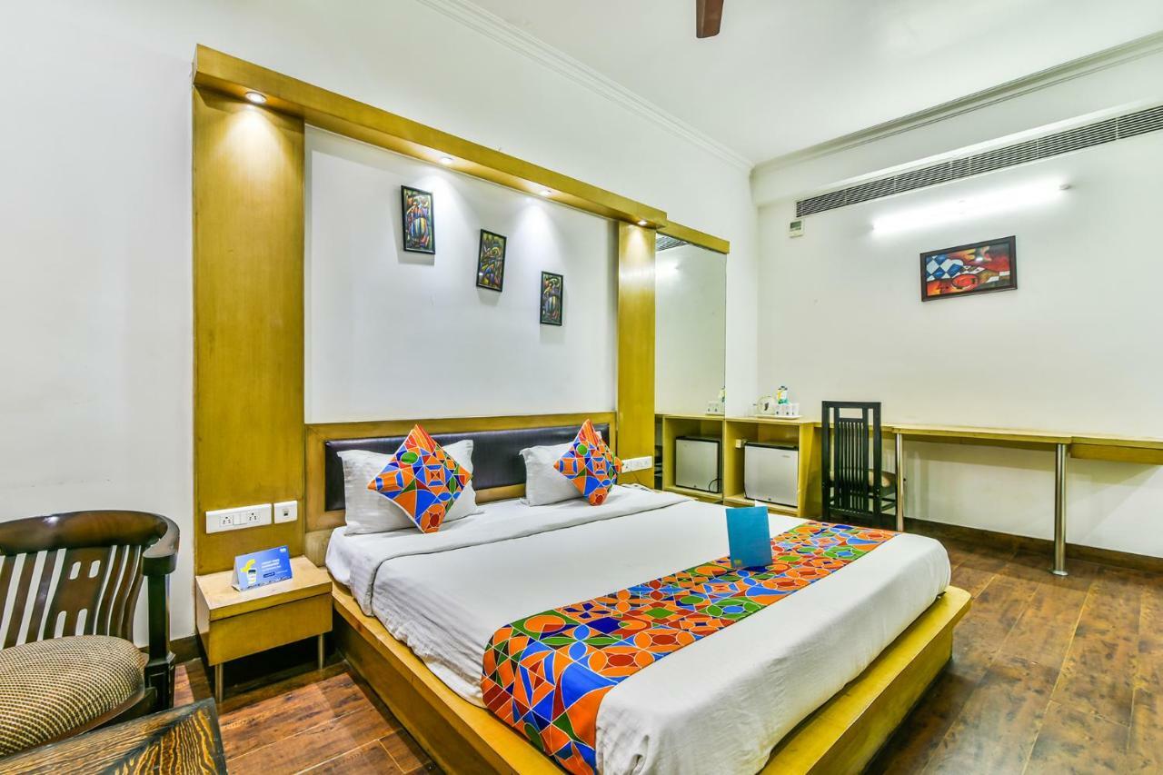 Hotel Parth Inn Ghaziabad Buitenkant foto