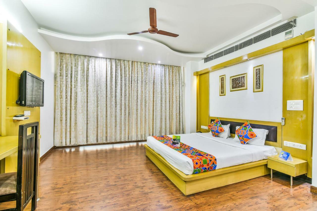Hotel Parth Inn Ghaziabad Buitenkant foto