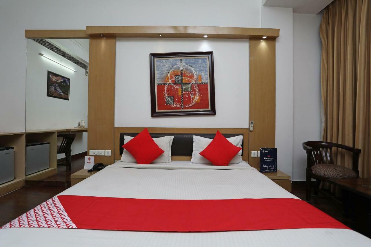 Hotel Parth Inn Ghaziabad Buitenkant foto
